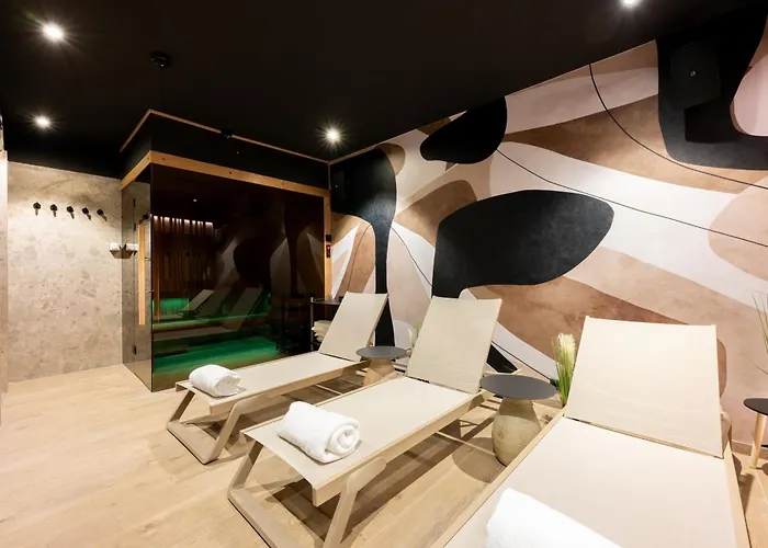 Отель Mercure Щирк