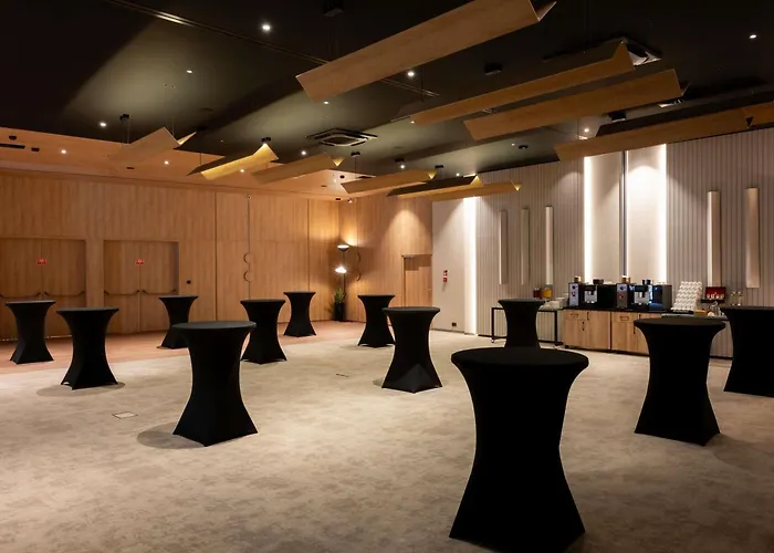 Mercure Отель Щирк