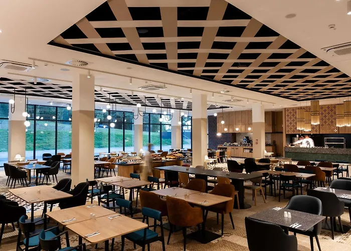 Отель Mercure Щирк